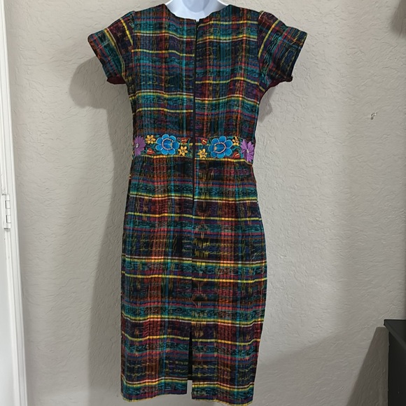 Guatemalan Dress - Picture 3 of 5